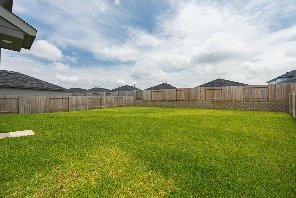 40818 Hawthorne Glades Street - Photo 40