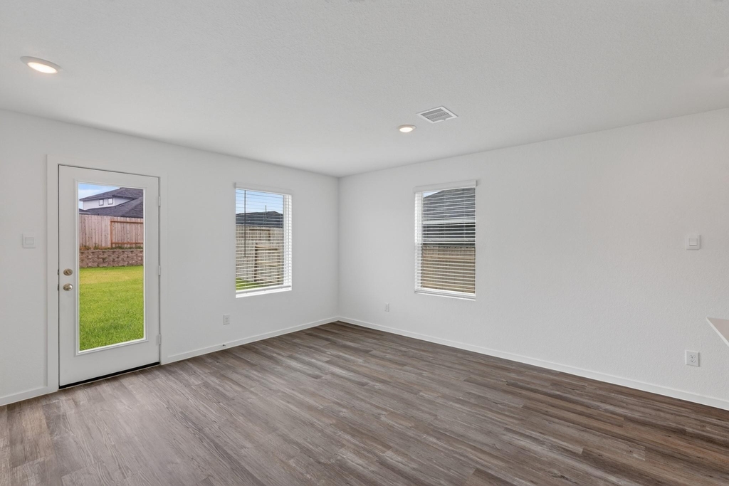 40818 Hawthorne Glades Street - Photo 16