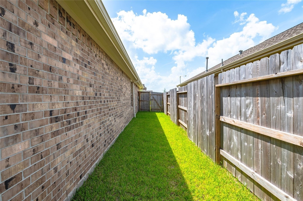 2805 Fountain Woods Drive - Photo 28