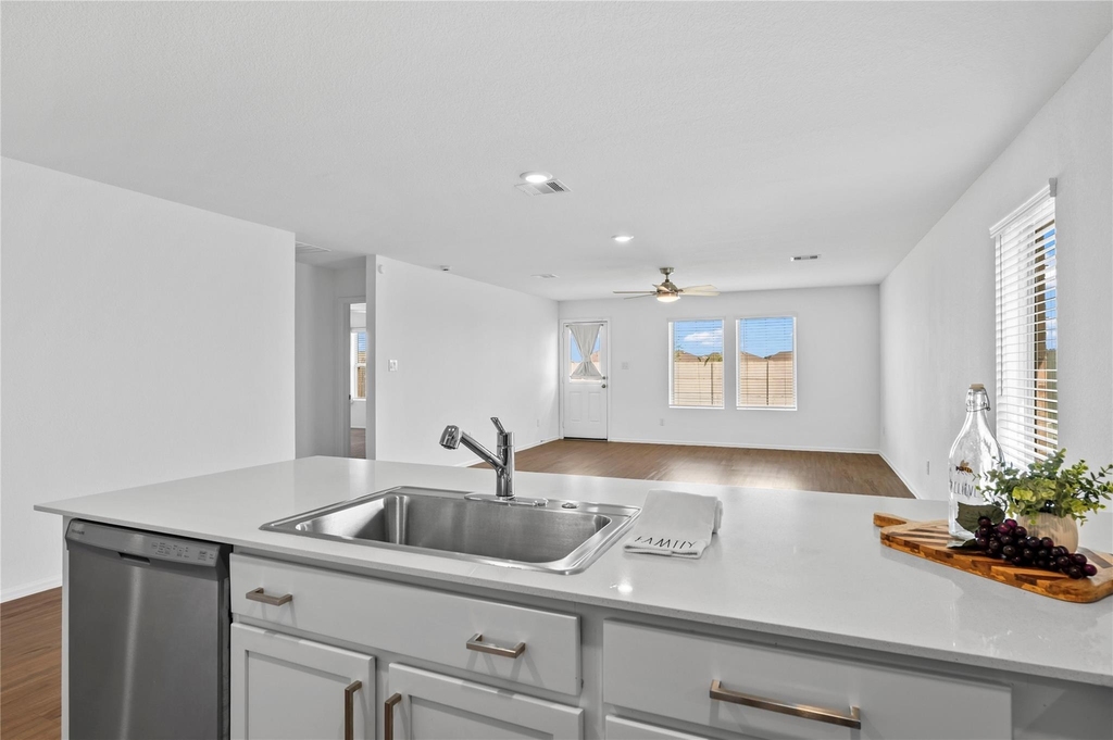2805 Fountain Woods Drive - Photo 11