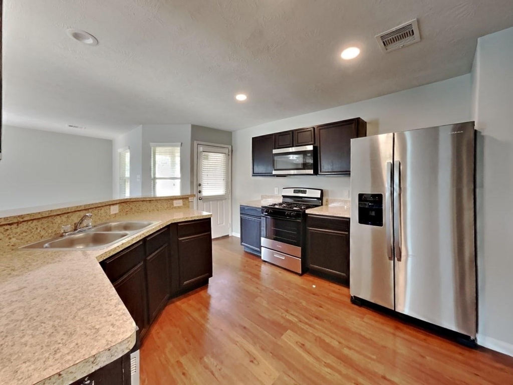 1203 Gibson Crossing Way - Photo 4