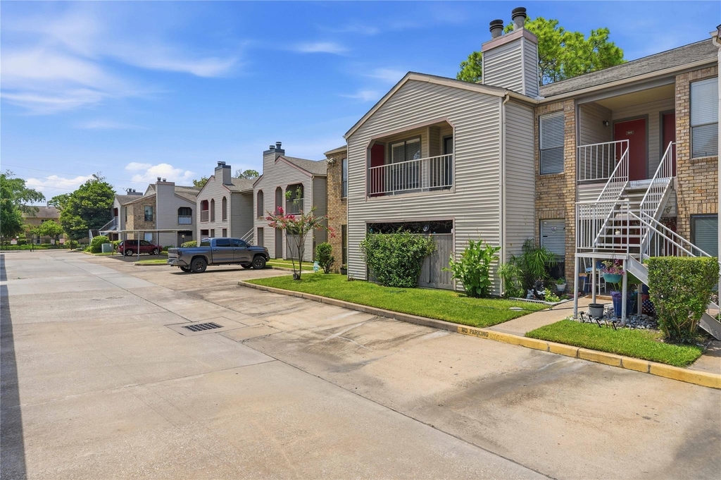 2025 Augusta Drive - Photo 17