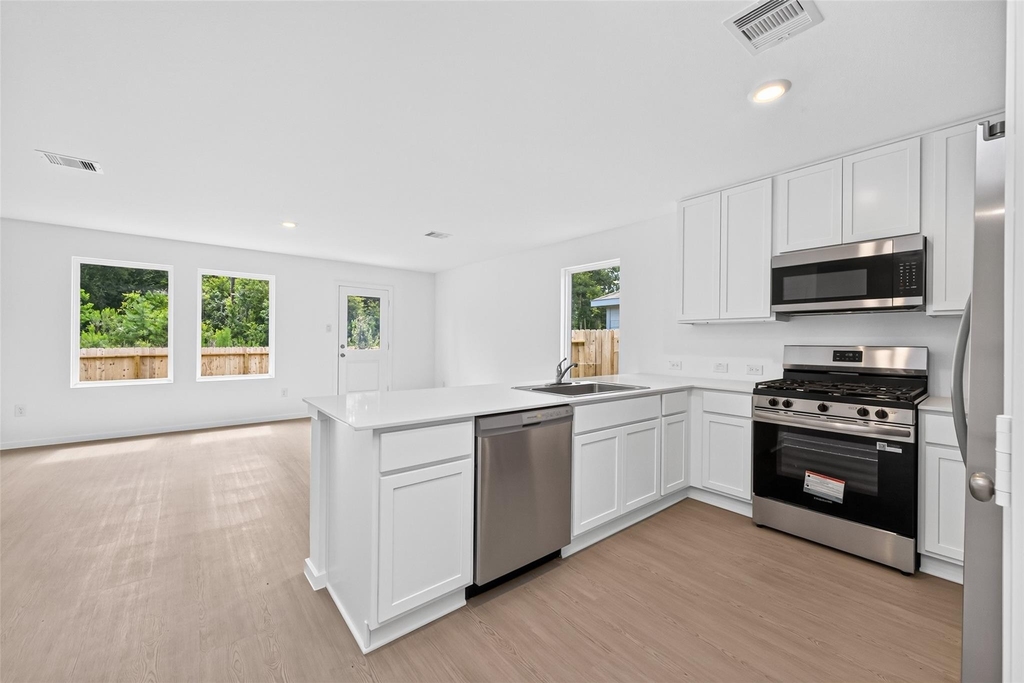 25568 Rose Creek Drive - Photo 10
