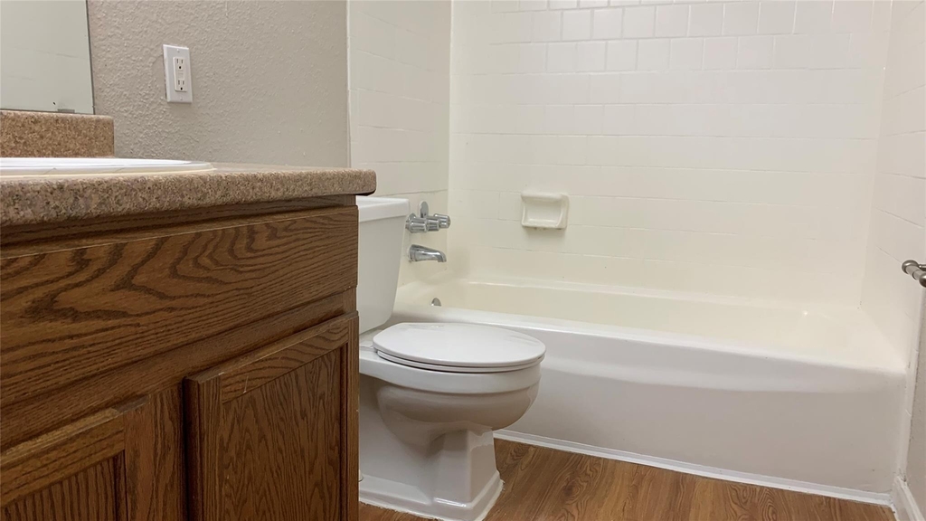 7315 Brompton Street - Photo 9