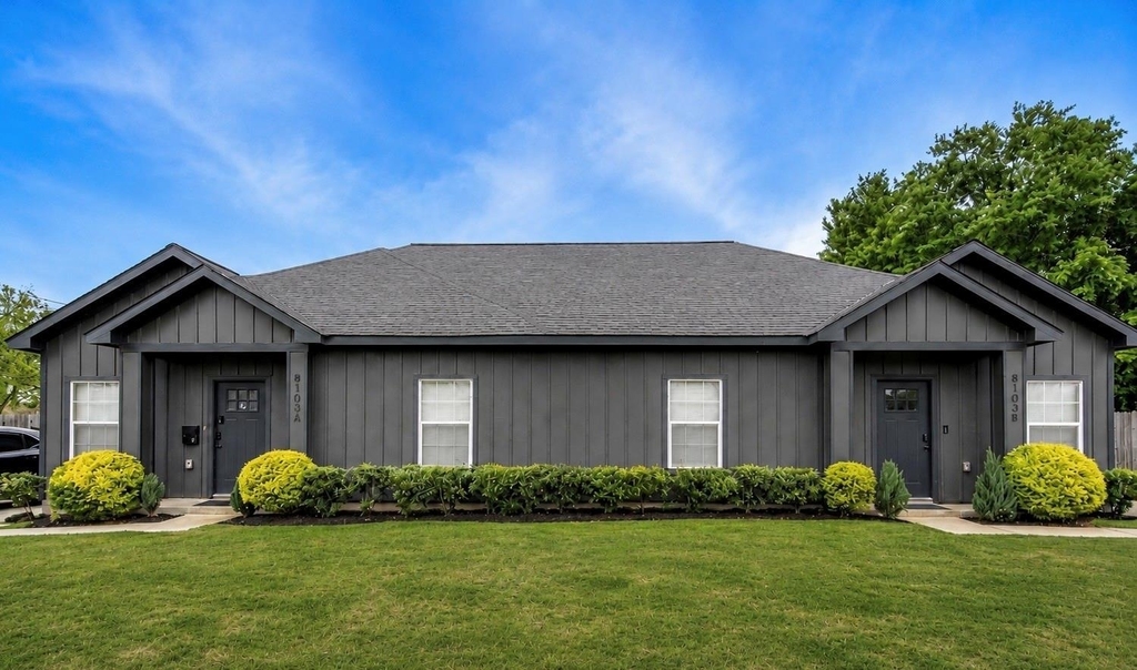8103 Glass Street - Photo 0