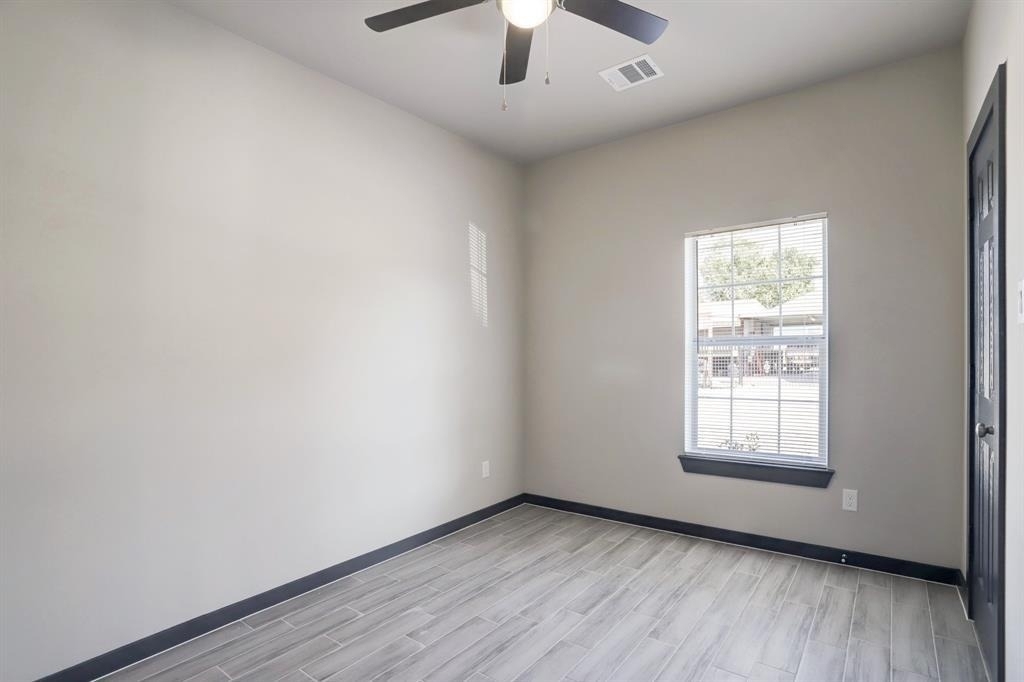 8103 Glass Street - Photo 12