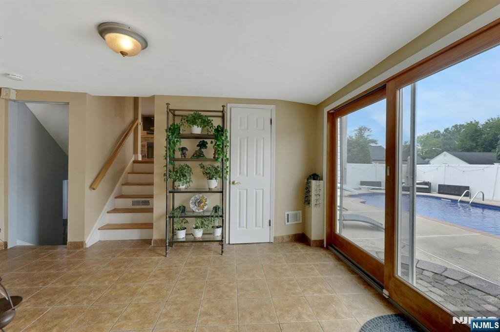 379 Leonard - Photo 31