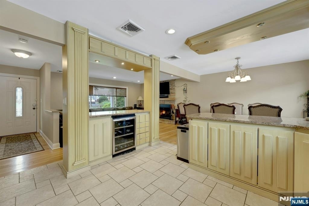 379 Leonard - Photo 16