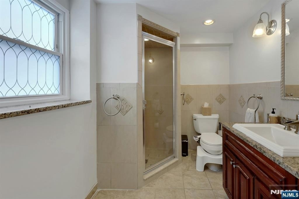 379 Leonard - Photo 35