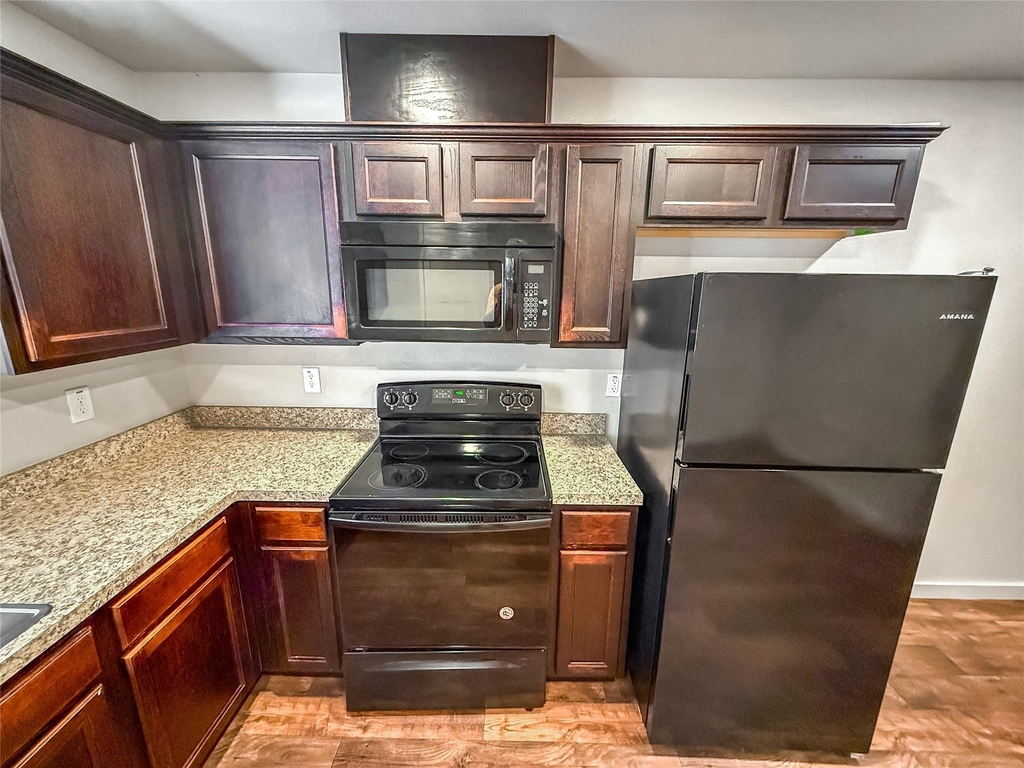 10535 Mills Road - Photo 8