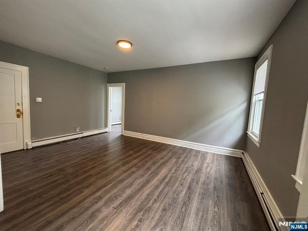16 Harding - Photo 1