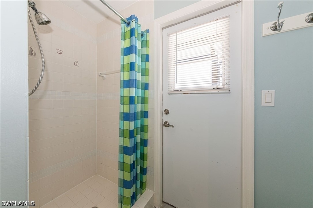 219 Copperfield Court - Photo 15