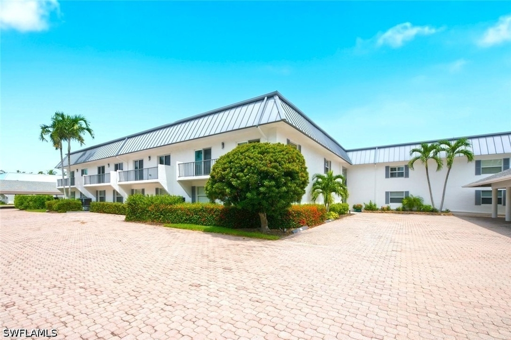 333 Harbour Drive - Photo 1