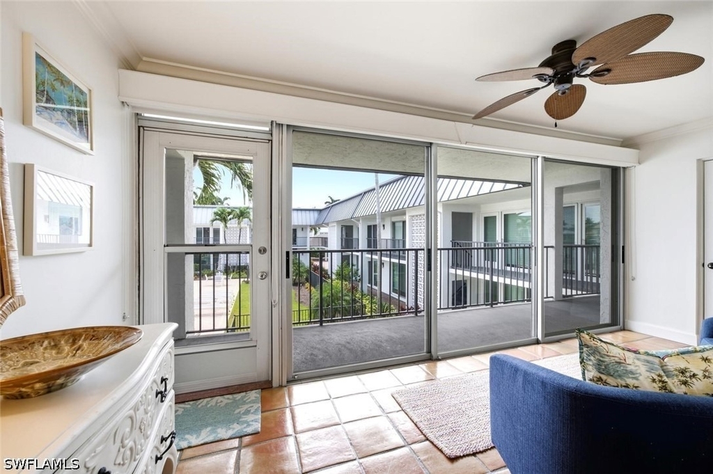 333 Harbour Drive - Photo 3