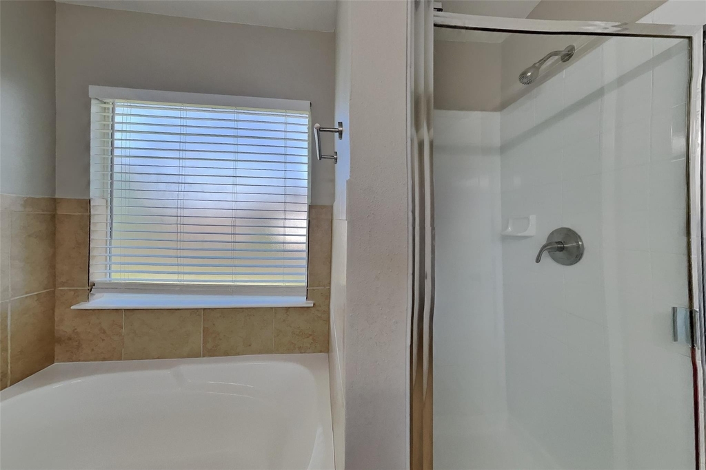 15610 Manorford Court - Photo 7