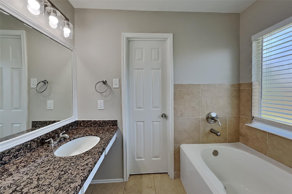 15610 Manorford Court - Photo 8