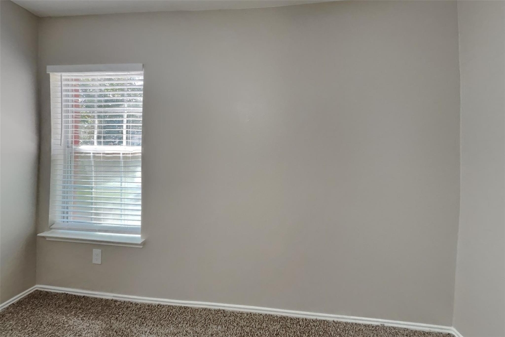 15610 Manorford Court - Photo 13
