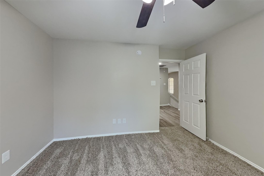 15610 Manorford Court - Photo 10