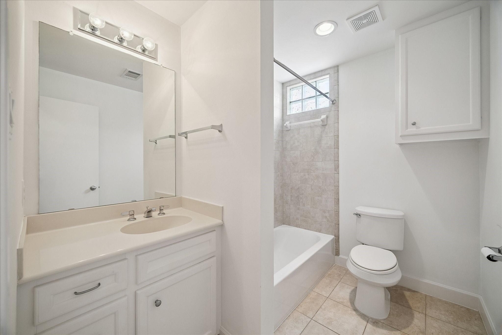 648 Westcross Street - Photo 3