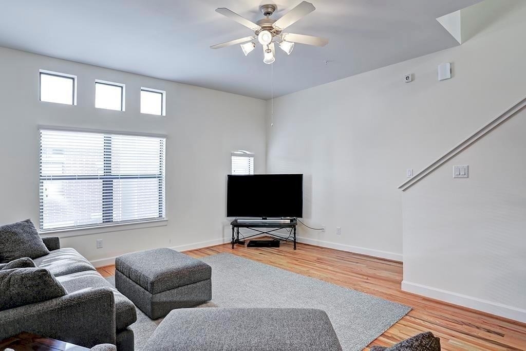 648 Westcross Street - Photo 5