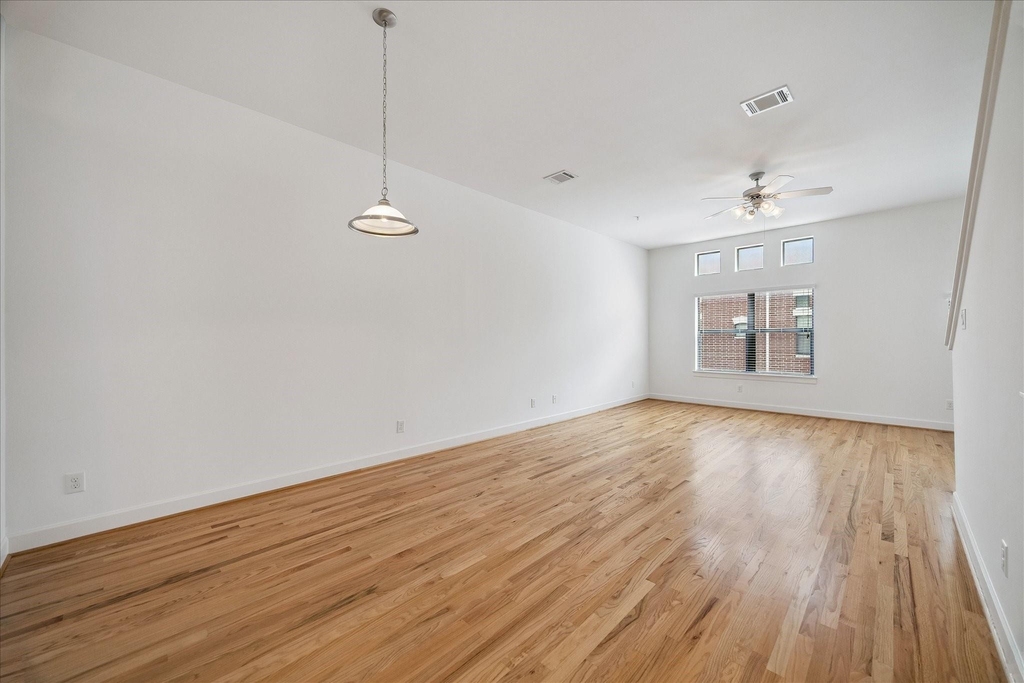 648 Westcross Street - Photo 4