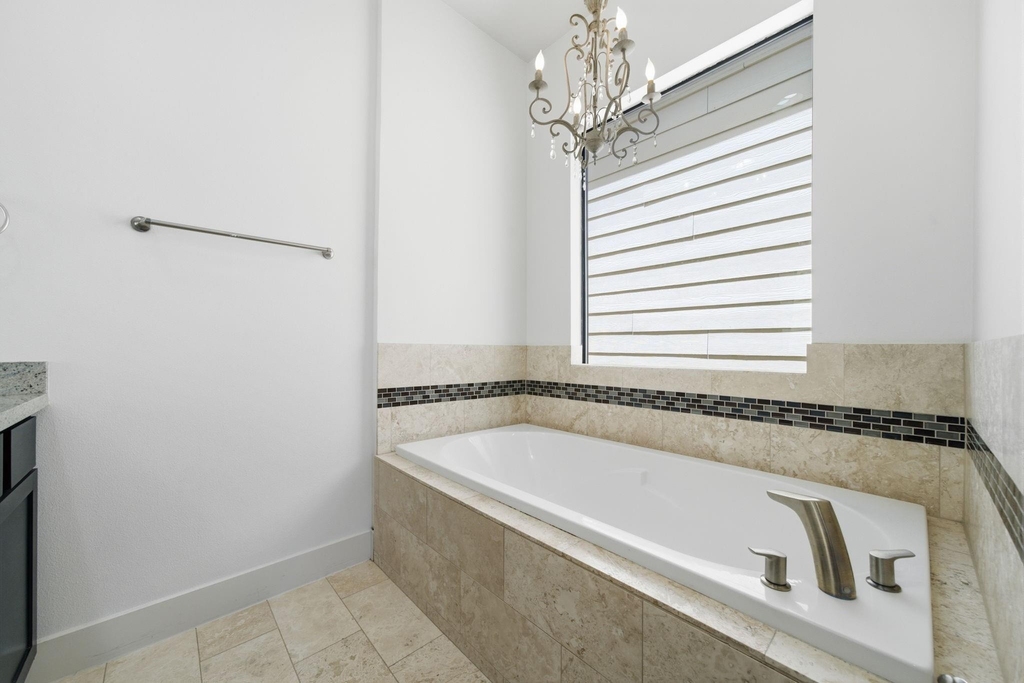 1206 Delano Street - Photo 21