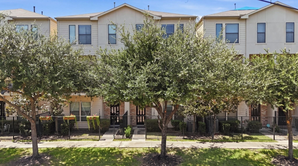 1206 Delano Street - Photo 30