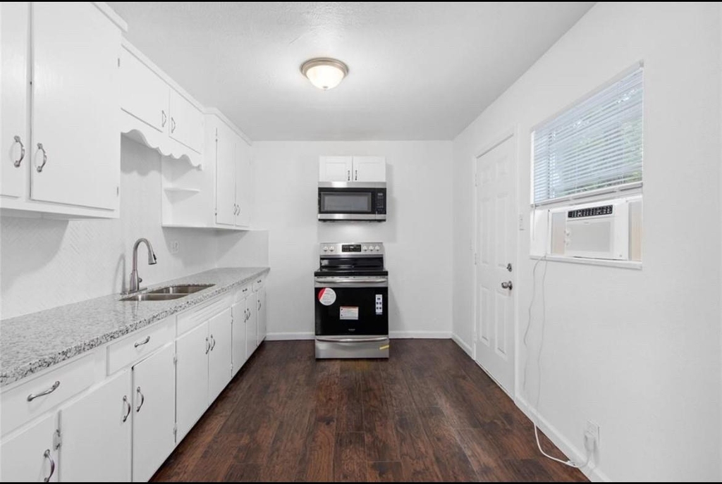 8410 Elrod Street - Photo 2