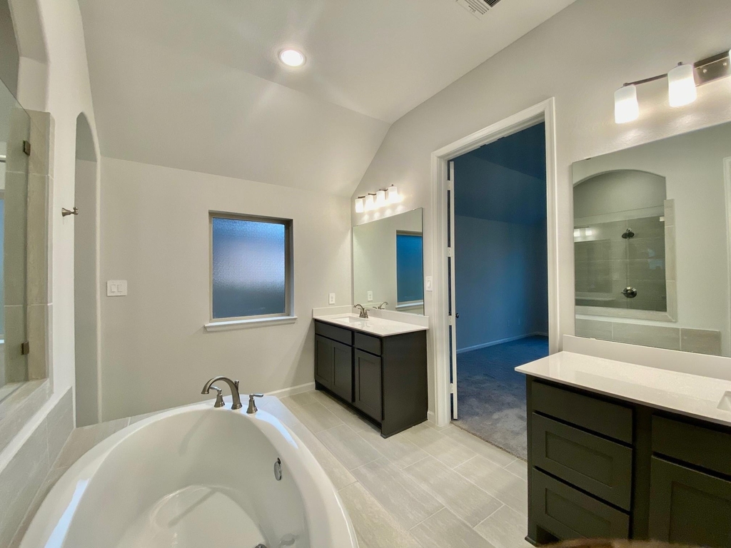 9411 Trestle Creek Court - Photo 11