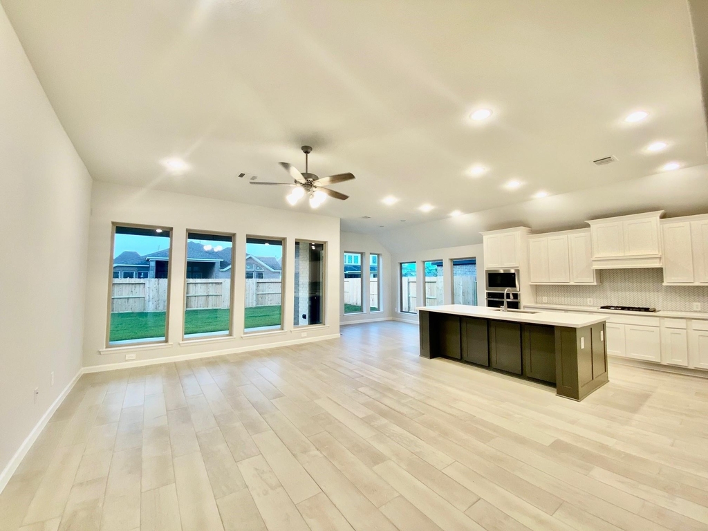 9411 Trestle Creek Court - Photo 2