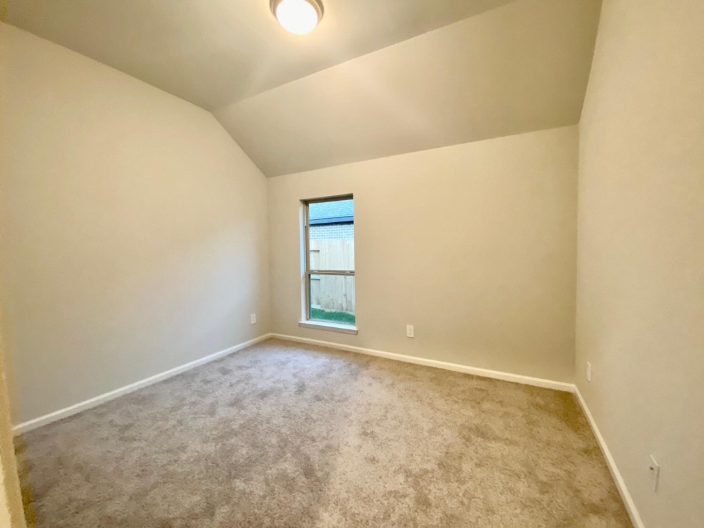 9411 Trestle Creek Court - Photo 13