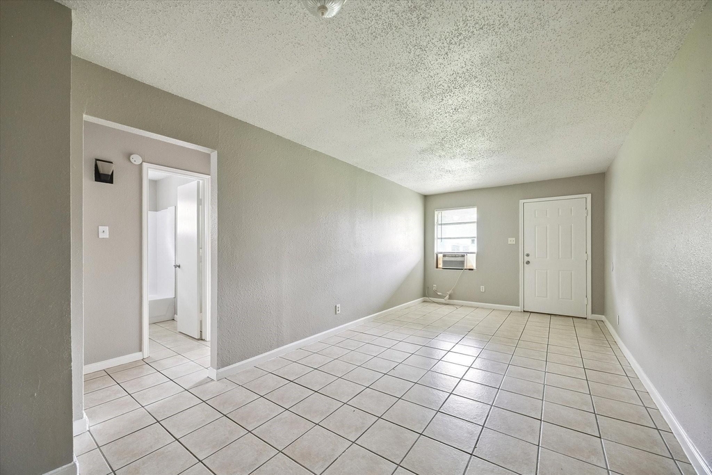 5107 Clover Street - Photo 1