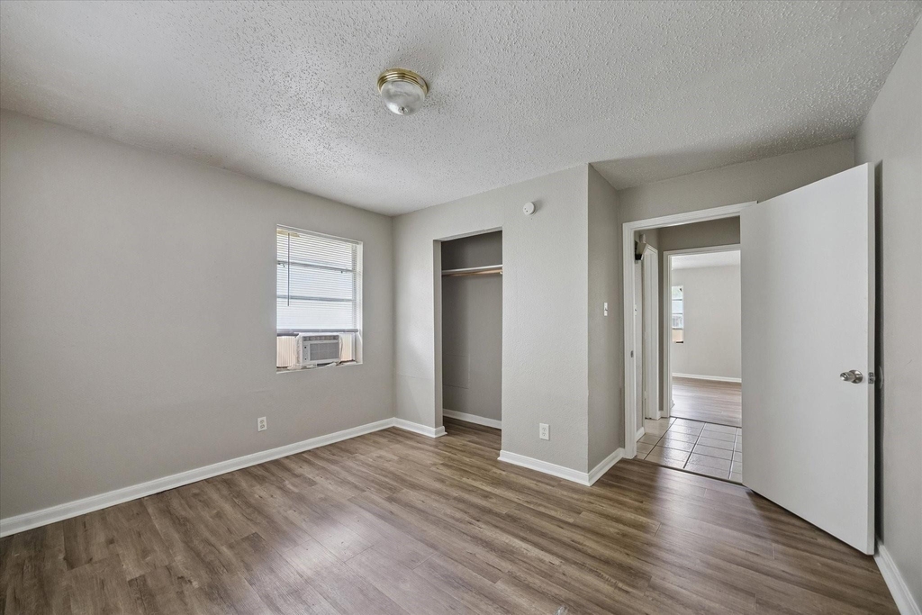 5107 Clover Street - Photo 5