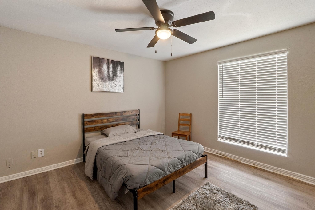 9021 Antoine Drive - Photo 17