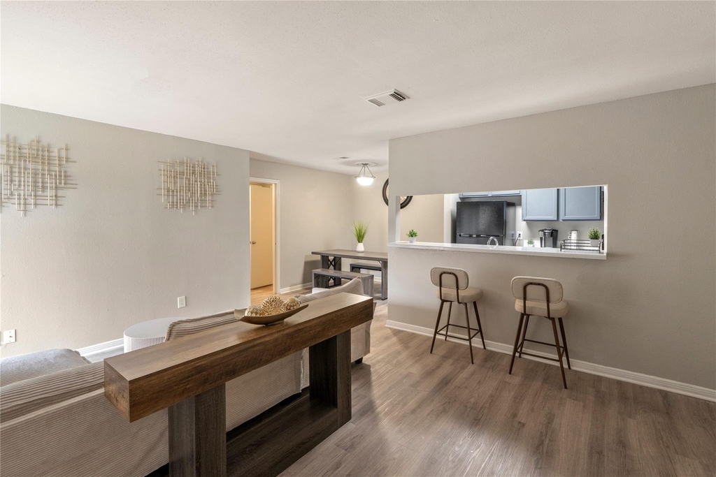9021 Antoine Drive - Photo 5
