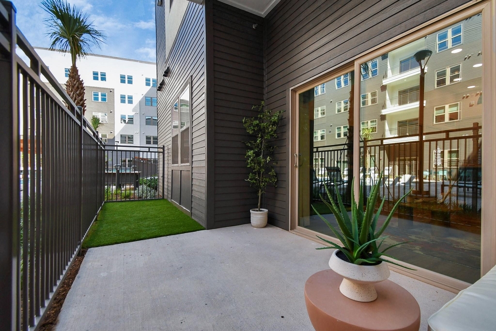 1617 Enid Street - Photo 3