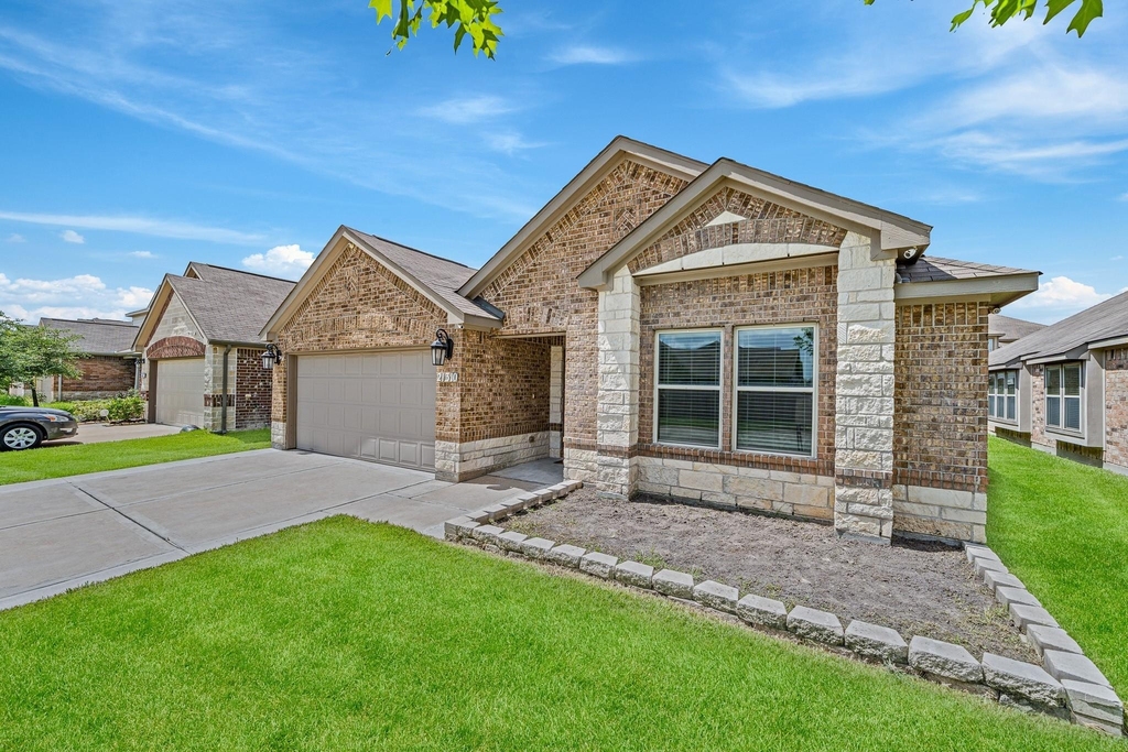 21310 Cypress White Oak Drive - Photo 0
