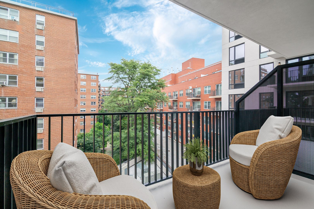 71-82 Parsons Boulevard - Photo 6