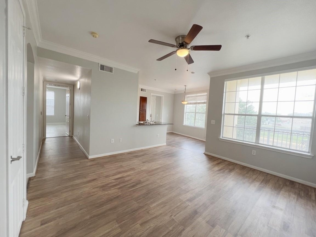 7575 Kirby Drive - Photo 3
