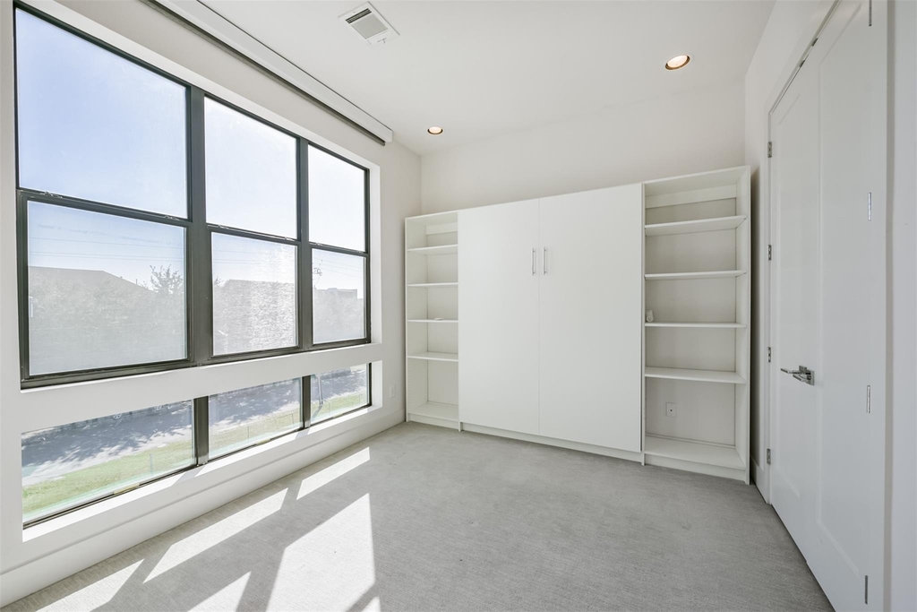 2824 Clay Street - Photo 29