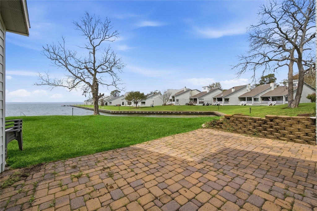 100 Edgewater Drive - Photo 30