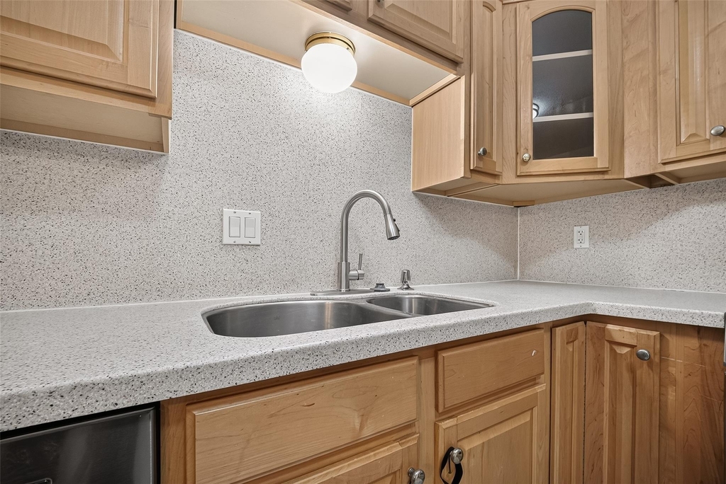 10383 Briar Forest Drive - Photo 14