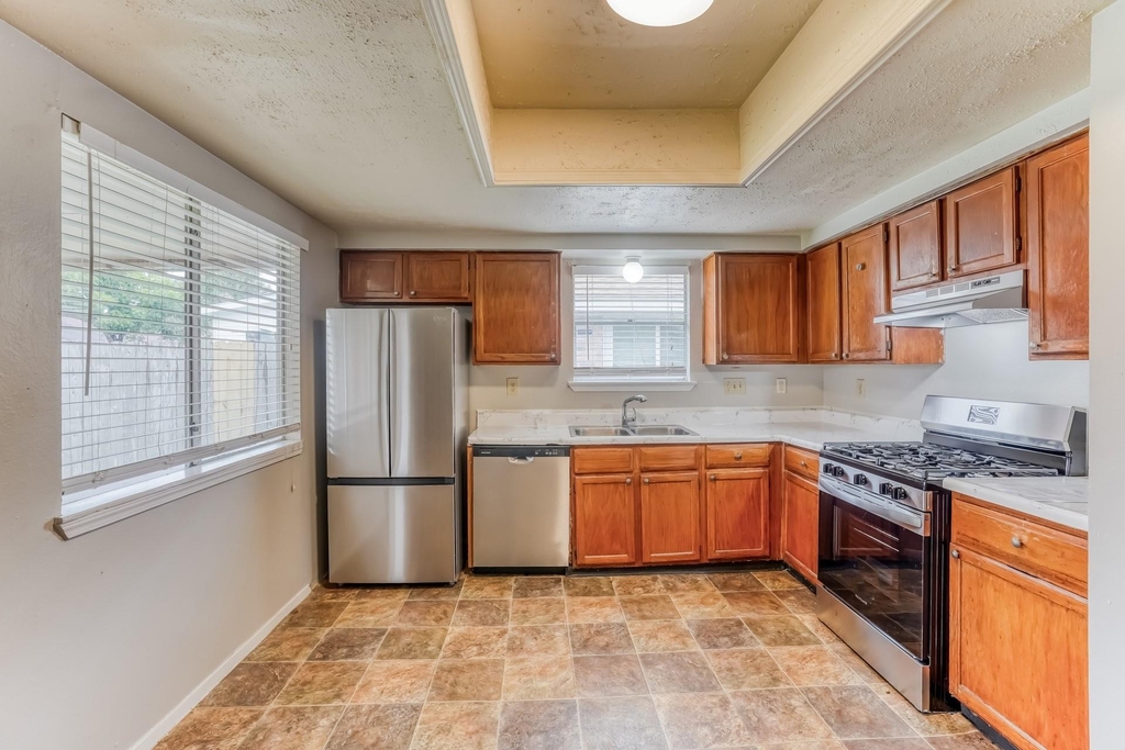 6918 Skyline Park Drive - Photo 8