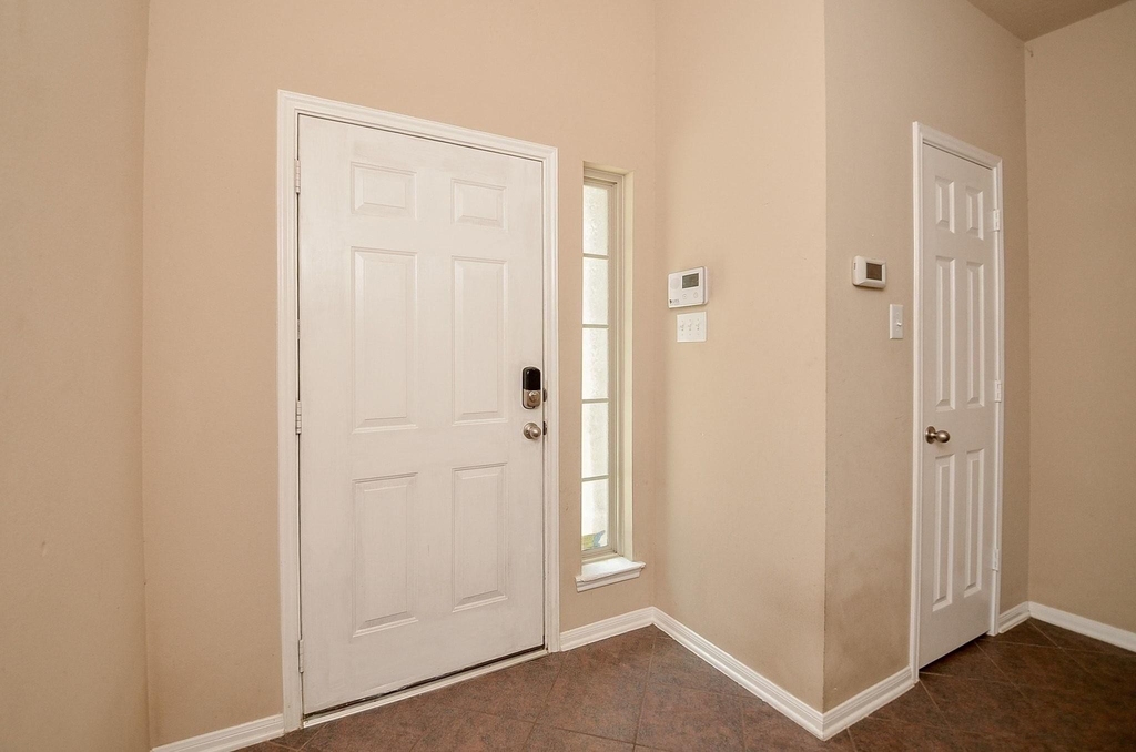 3307 Home Point Drive - Photo 3