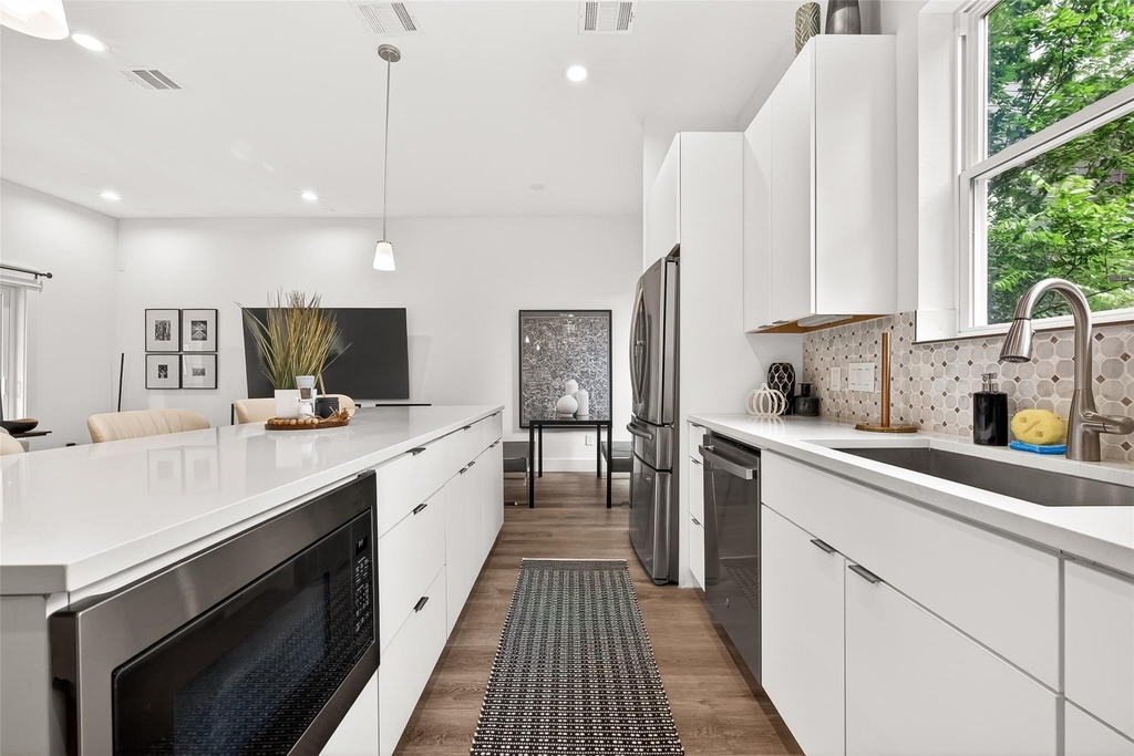 523 Schweikhardt Street - Photo 3