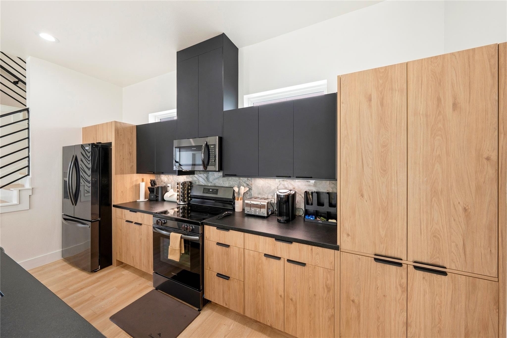 3008 Delano Street - Photo 5