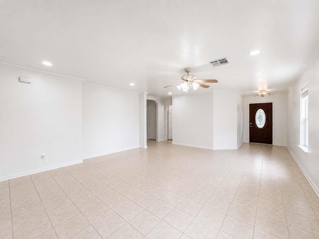 3209 Wheatmeadow Court - Photo 4