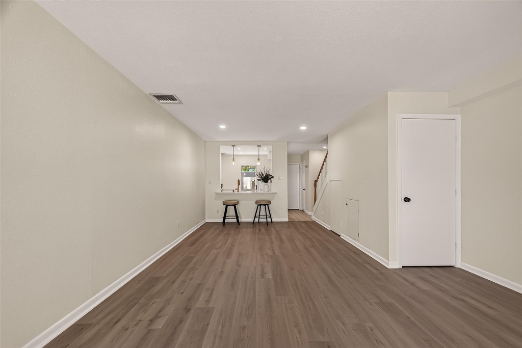 5056 Glenmont Drive - Photo 7