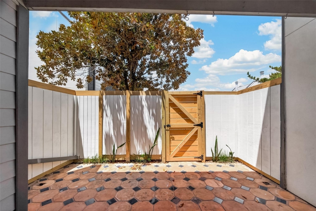 5056 Glenmont Drive - Photo 31
