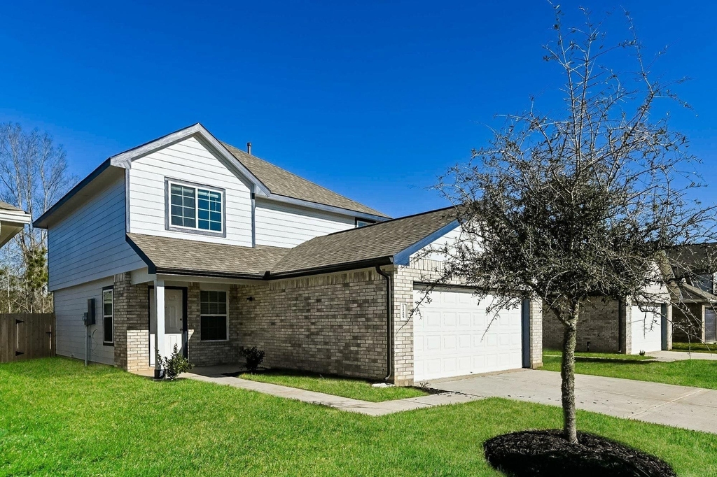 1225 Narrow Heights Drive - Photo 0